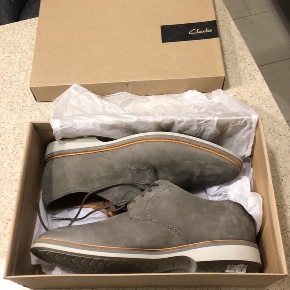 Clarks Atticus Lace - Grey Nubuck - Picture 2 of 6